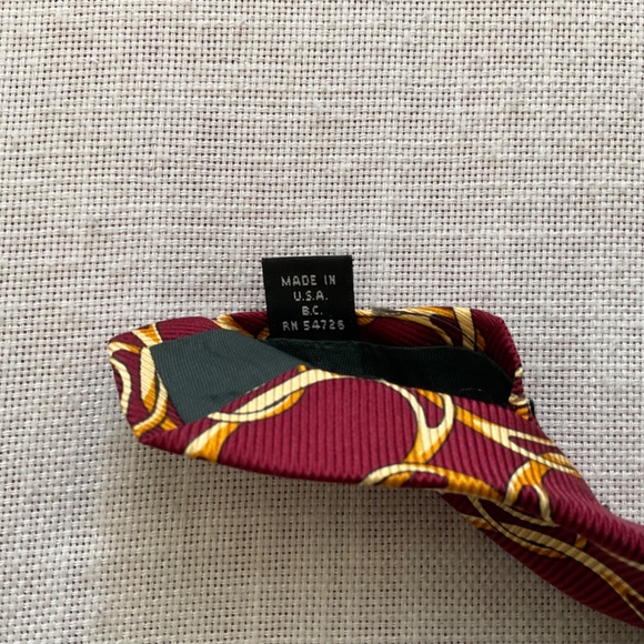 •Tom James Burgundy Gold Geometric Design Silk Tie - Picture 9 of 10